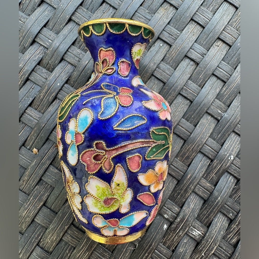 Vtg Cloisonné Enamel Mini Vase from China- so cute, beautiful colors 3 inches - Picture 2 of 9